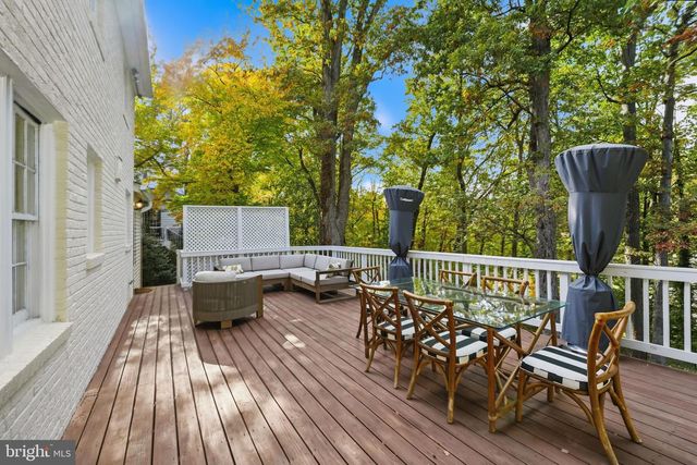 6032 GROVE DR, Alexandria, VA 22307