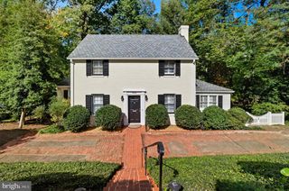 6032 GROVE DR, Alexandria, VA 22307