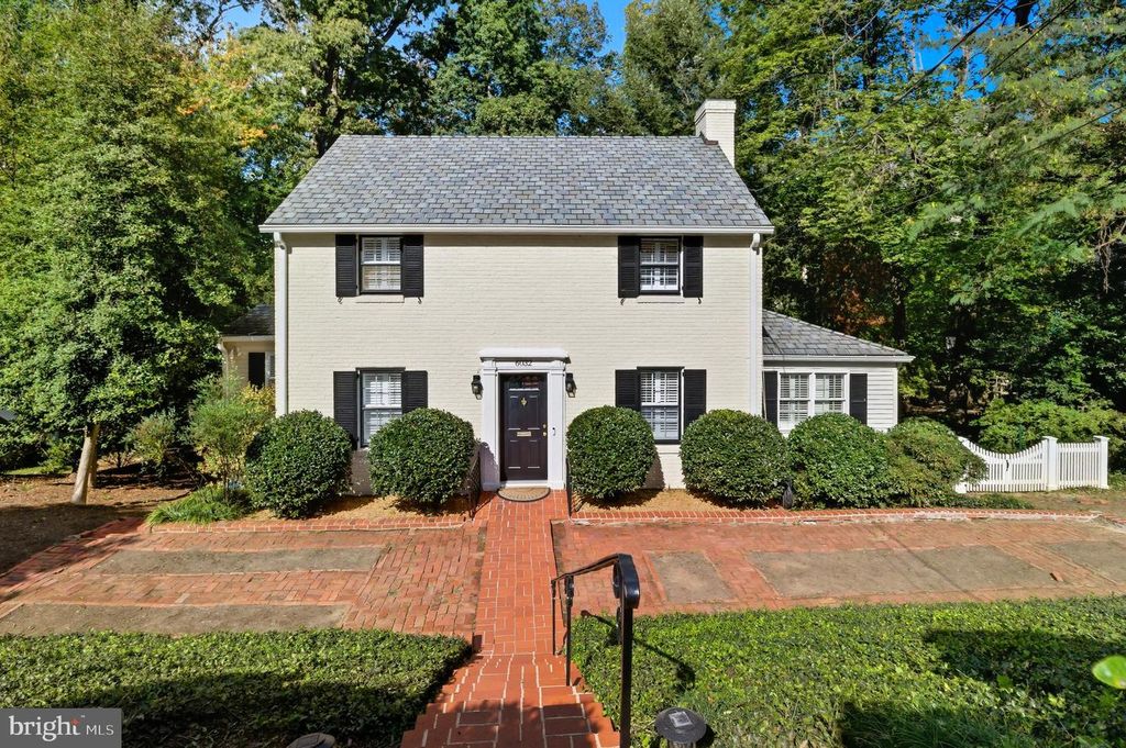 6032 GROVE DR, Alexandria, VA 22307