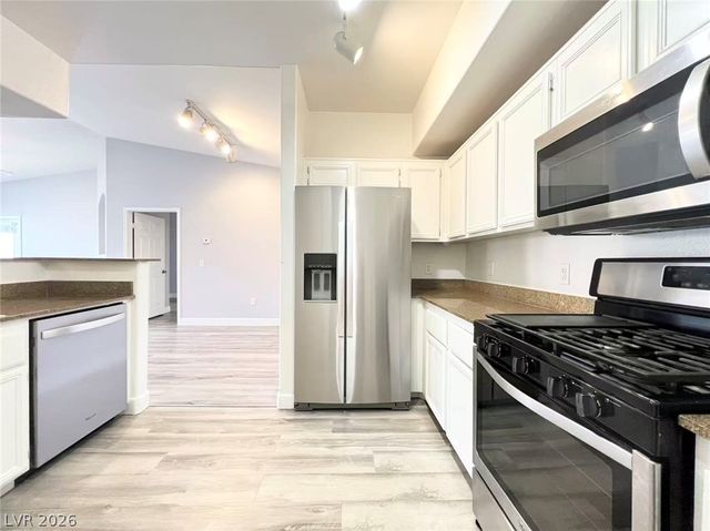 9975 Peace Way 2015, Las Vegas, NV 89147