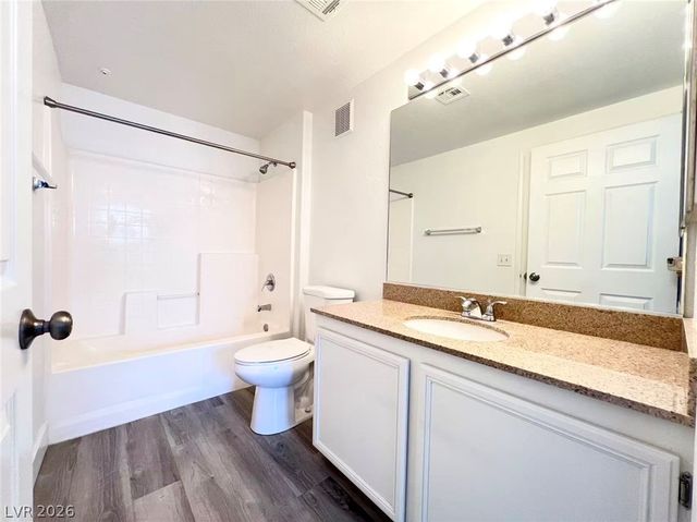 9975 Peace Way 2015, Las Vegas, NV 89147