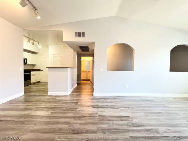 9975 Peace Way 2015, Las Vegas, NV 89147