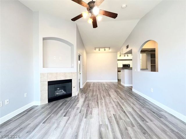 9975 Peace Way 2015, Las Vegas, NV 89147