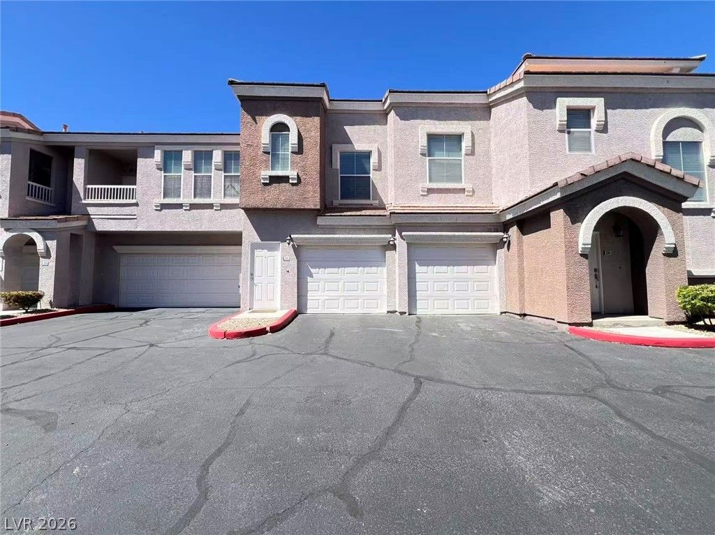 9975 Peace Way 2015, Las Vegas, NV 89147