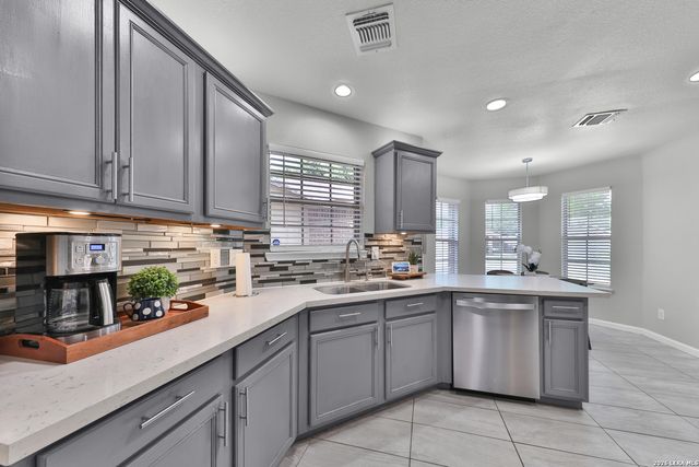 10018 Amberg Path, Helotes, TX 78023