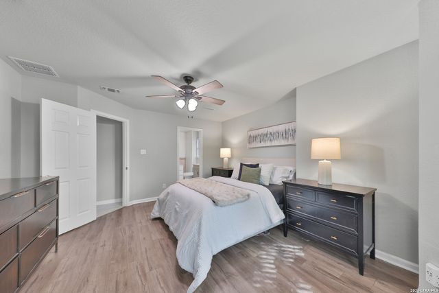 10018 Amberg Path, Helotes, TX 78023