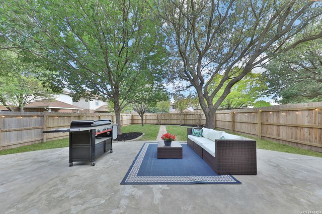 10018 Amberg Path, Helotes, TX 78023