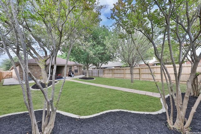 10018 Amberg Path, Helotes, TX 78023
