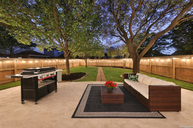 10018 Amberg Path, Helotes, TX 78023