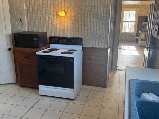 198 North End Road, Townsend, MA 01469