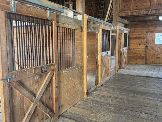 198 North End Road, Townsend, MA 01469