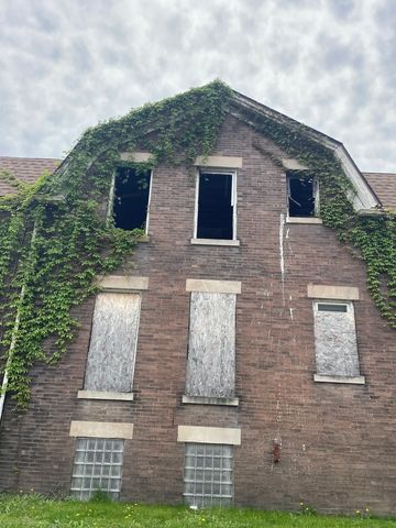 6100 S Bishop Street, Chicago, IL 60636