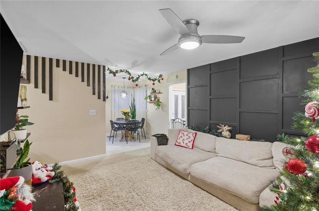 16 Rexford DR, Newport News, VA 23608