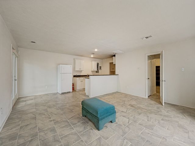 1404 Paisley Drive, Arlington, TX 76015