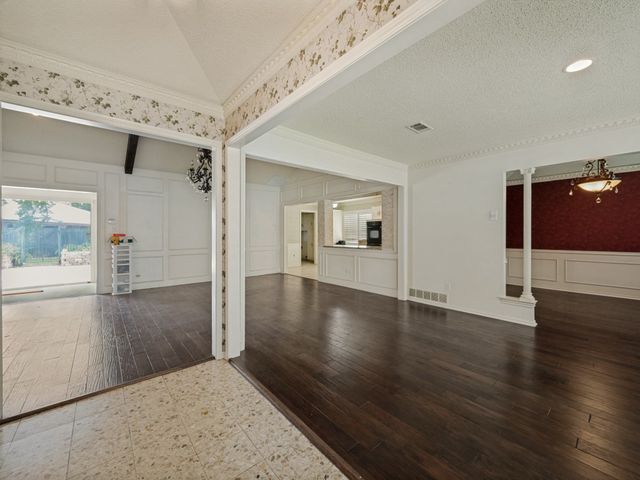1404 Paisley Drive, Arlington, TX 76015