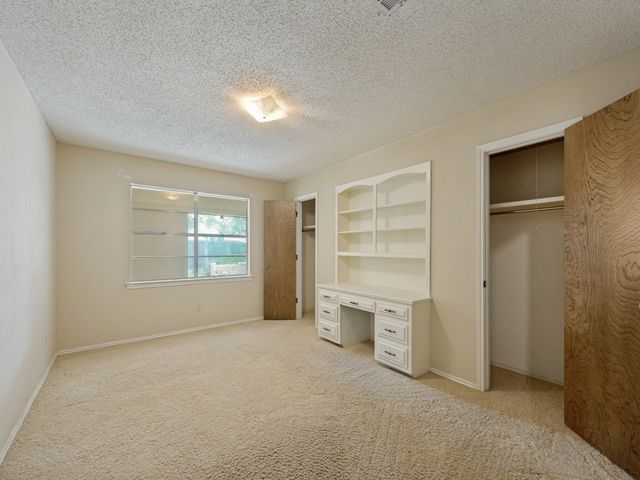 1404 Paisley Drive, Arlington, TX 76015