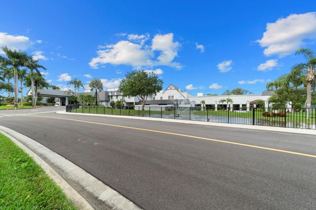 14897 Bal Moral Lane 206, Delray Beach, FL 33446