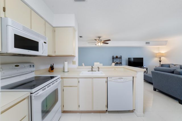 14897 Bal Moral Lane 206, Delray Beach, FL 33446