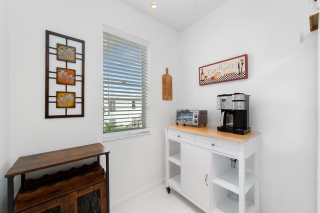 14897 Bal Moral Lane 206, Delray Beach, FL 33446