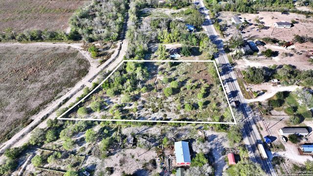 19424 Fm 471, Natalia, TX 78059