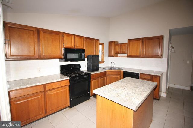 1002 BEVERLY RD, Burlington, NJ 08016