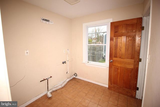 1002 BEVERLY RD, Burlington, NJ 08016