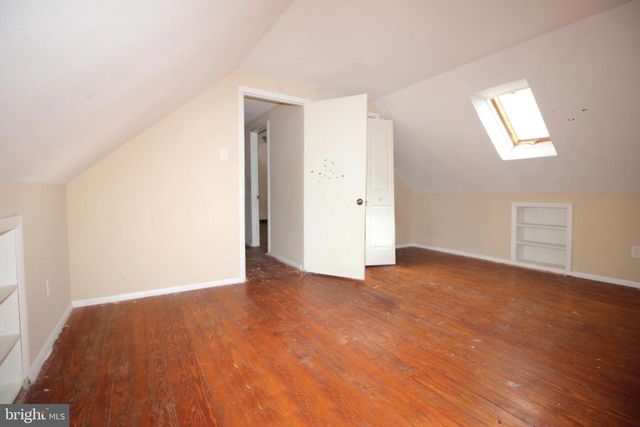 1002 BEVERLY RD, Burlington, NJ 08016