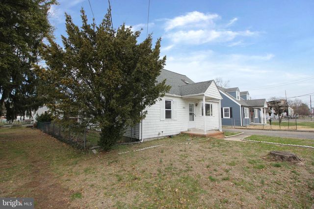 1002 BEVERLY RD, Burlington, NJ 08016