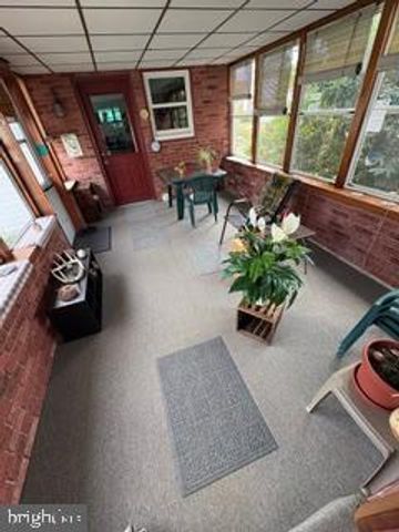 521 W CALLOWHILL ST, Perkasie, PA 18944