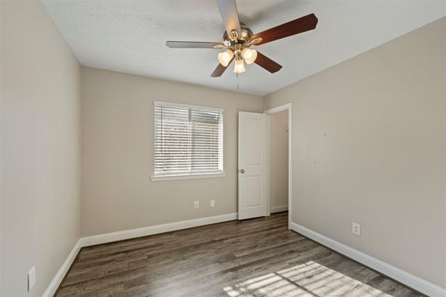 119 Wood Hollow Drive, League City, TX 77573