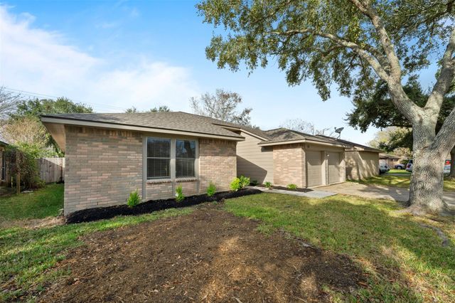 119 Wood Hollow Drive, League City, TX 77573