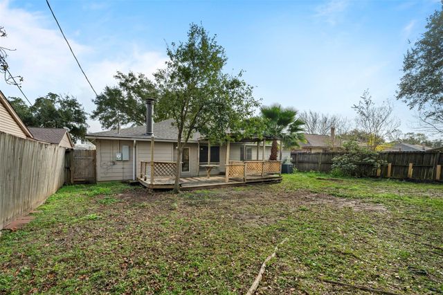 119 Wood Hollow Drive, League City, TX 77573