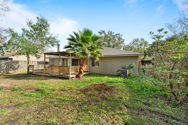 119 Wood Hollow Drive, League City, TX 77573