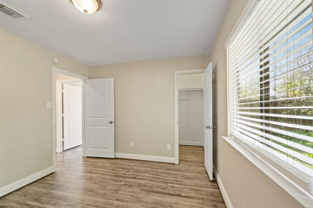 119 Wood Hollow Drive, League City, TX 77573