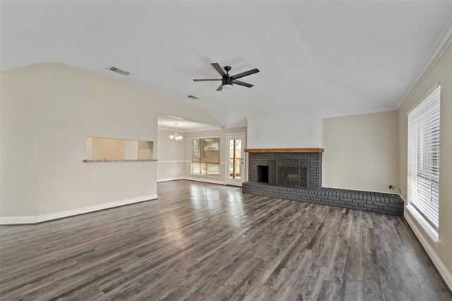 119 Wood Hollow Drive, League City, TX 77573