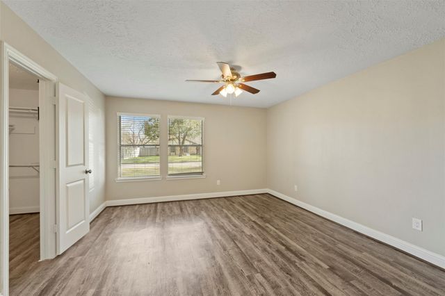 119 Wood Hollow Drive, League City, TX 77573