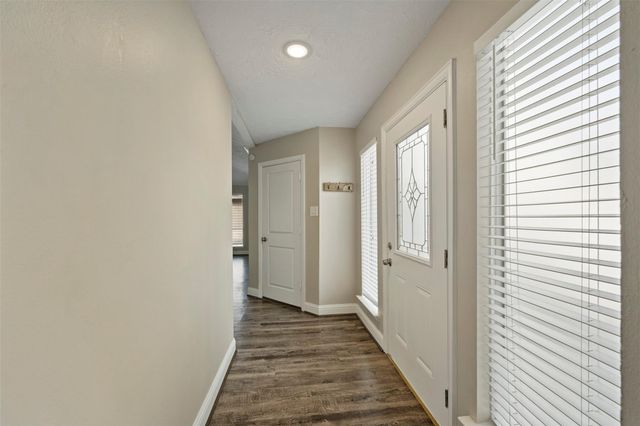 119 Wood Hollow Drive, League City, TX 77573