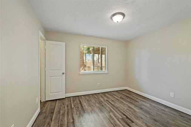 119 Wood Hollow Drive, League City, TX 77573