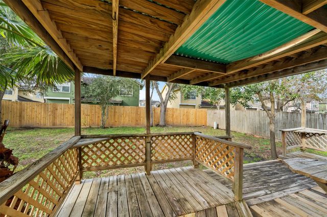 119 Wood Hollow Drive, League City, TX 77573