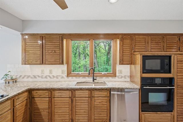 13105 W 69th Street, Shawnee, KS 66216