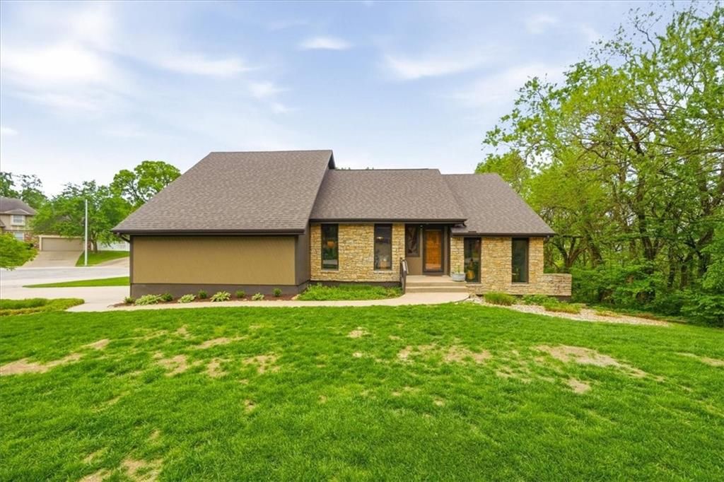 13105 W 69th Street, Shawnee, KS 66216