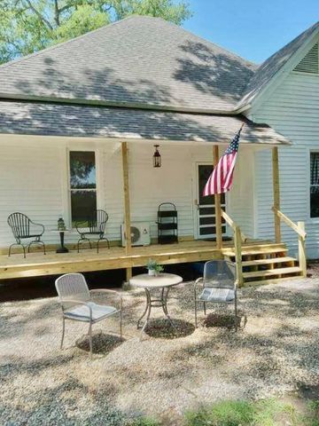 138 S Grace Street, Crockett, TX 75835