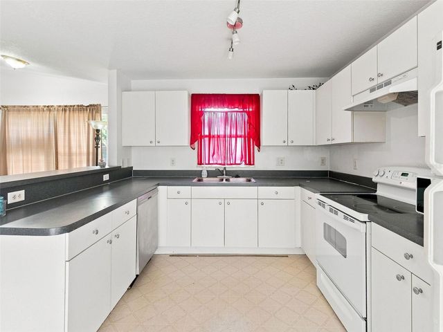 1037 E YUKON STREET, Tampa, FL 33604