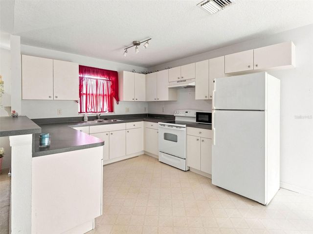 1037 E YUKON STREET, Tampa, FL 33604
