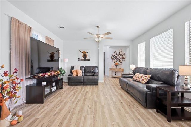 183 Weaver LN, Bastrop, TX 78602
