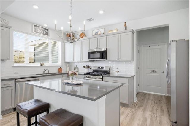 183 Weaver LN, Bastrop, TX 78602