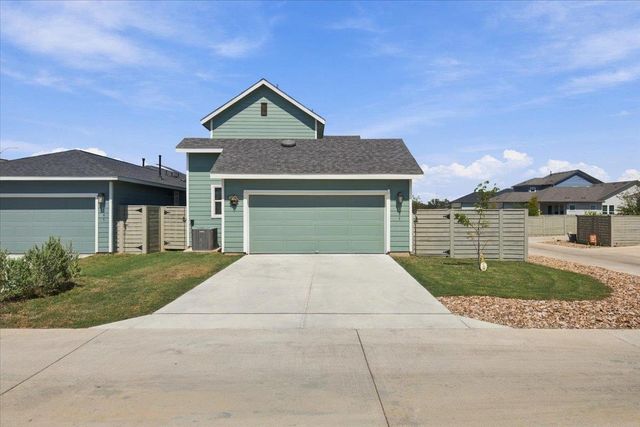183 Weaver LN, Bastrop, TX 78602