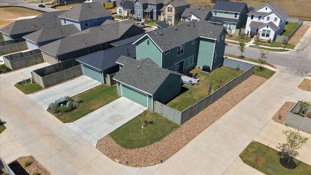 183 Weaver LN, Bastrop, TX 78602