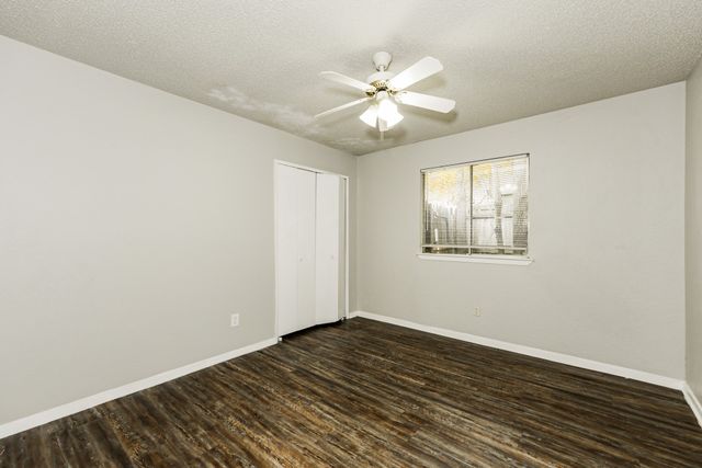 218 Longshadow Lane, Mesquite, TX 75149