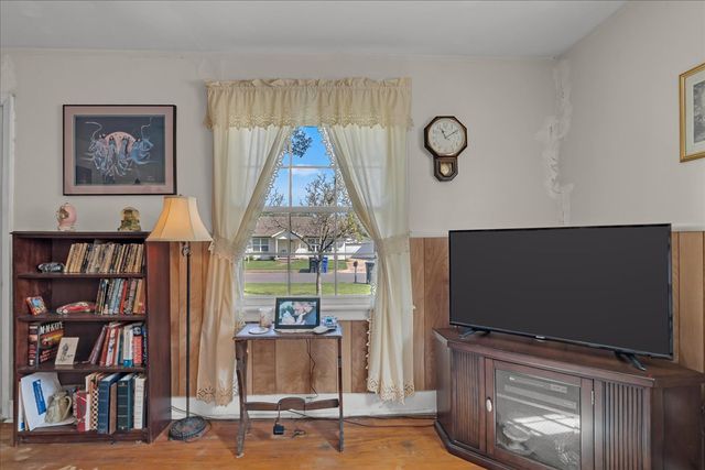409 E Freeport Street, Broken Arrow, OK 74012